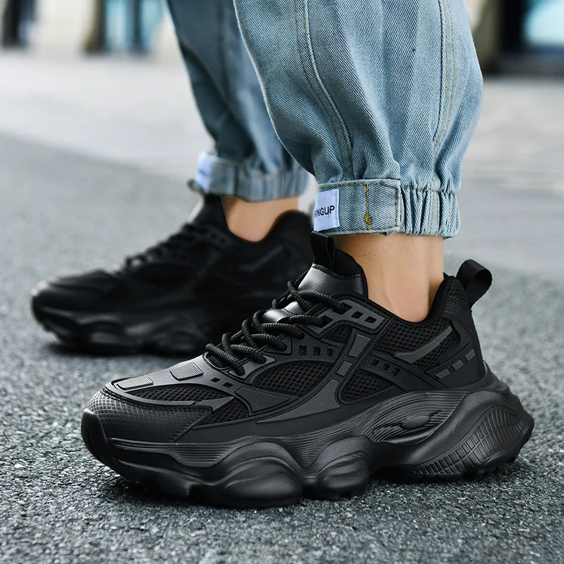 Tênis Masculino Casual Preto com Plataforma 2025