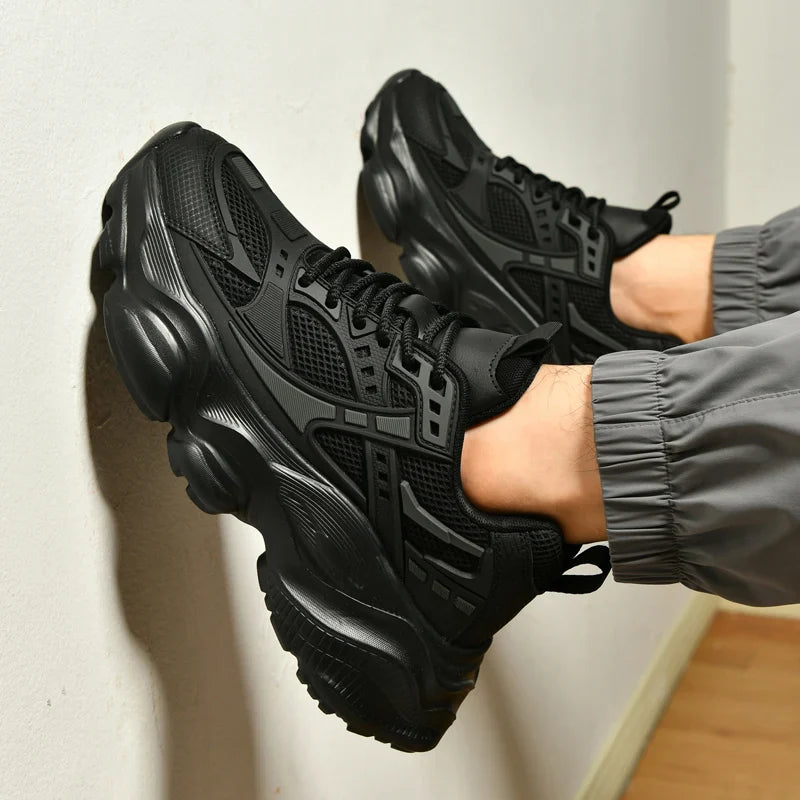 Tênis Masculino Casual Preto com Plataforma 2025